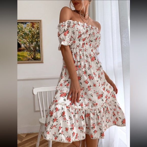 scorpioQ Dresses & Skirts - Floral Square Neck Flounce Sleeve Midi Dress